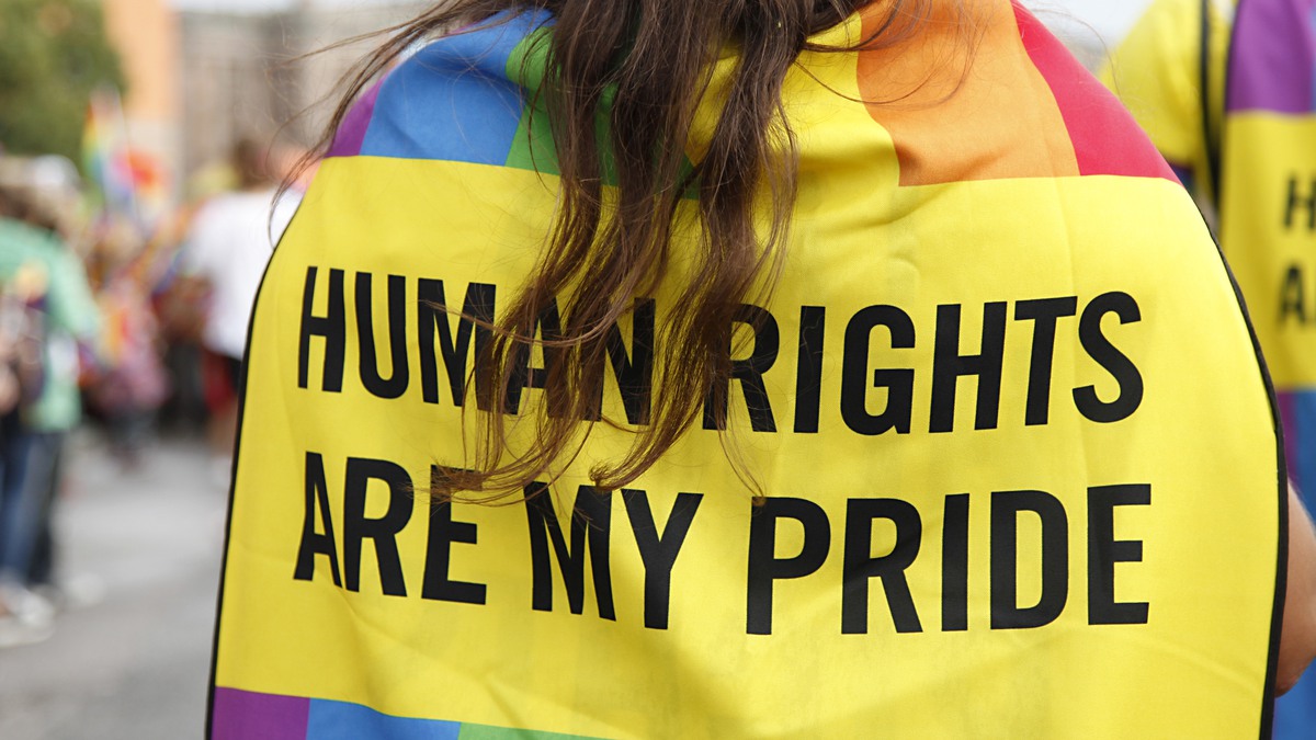 Prideflagga med texten Human Rights are my Pride